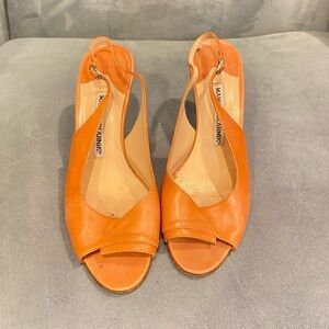 Manolo Blahnik orange leather and wood heels 37